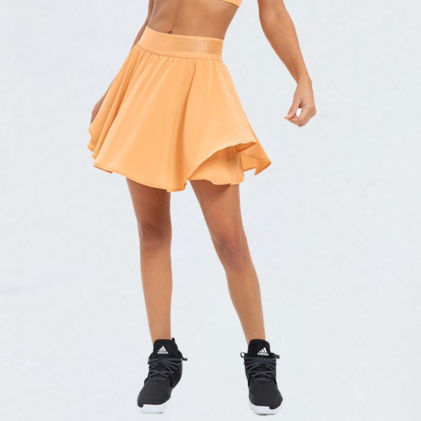 a women wearing a skirt